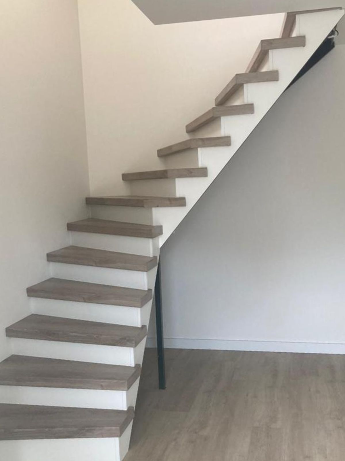 Escalier fermé avec rénovation