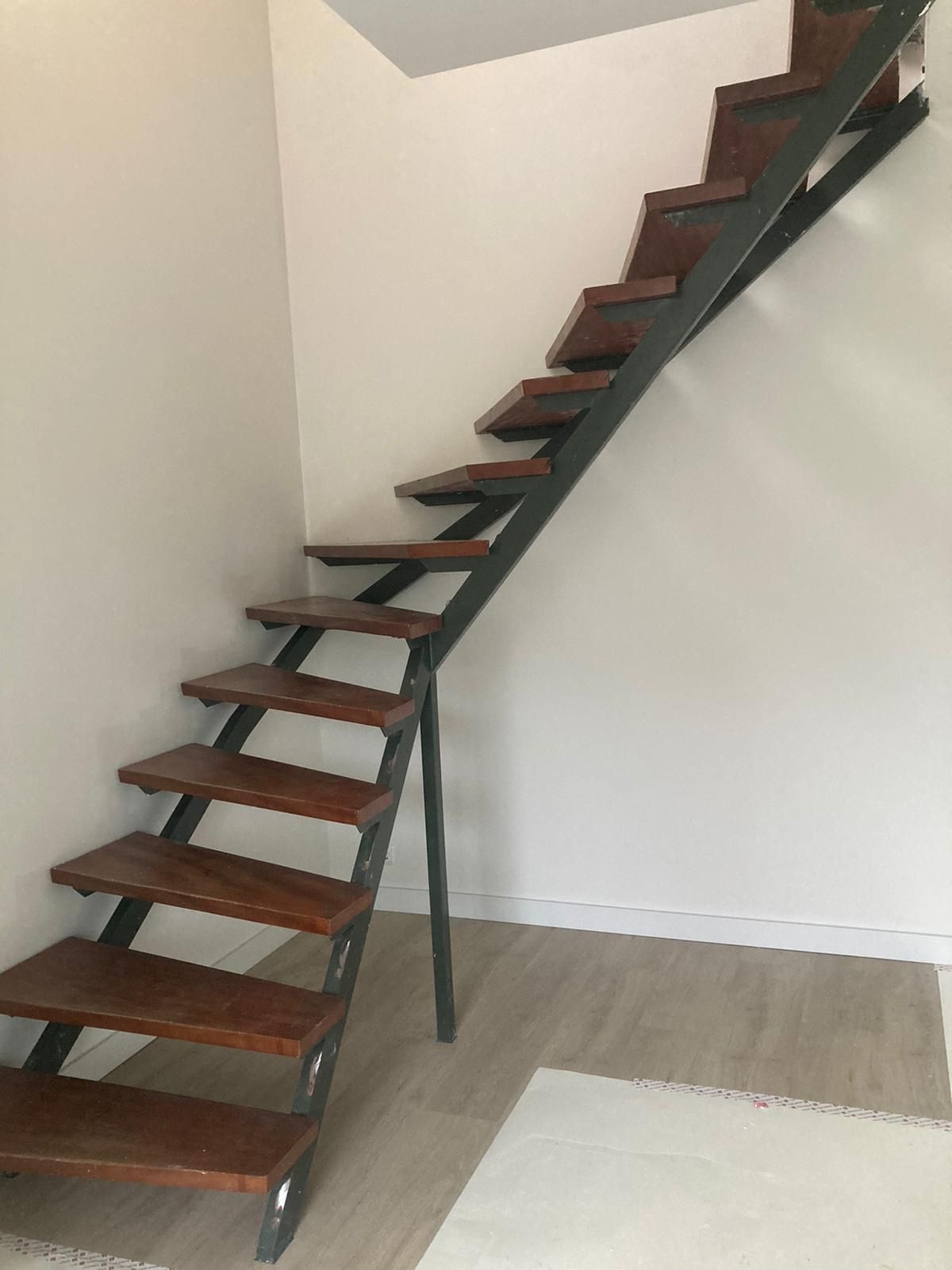 Escalier ouvert à rénover